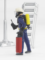 Figurina Pompier cu accesorii Bruder® 62700
