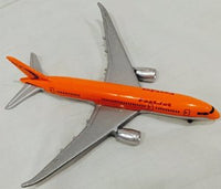 Macheta Avion metalic Boeing 787-8 Maisto® Fresh Metal® Tailwinds Collection