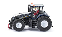 Macheta metalica tractor New Holland T8.390 cu figurina Mos Craciun SIKU FARMER 3220, Scara 1:32