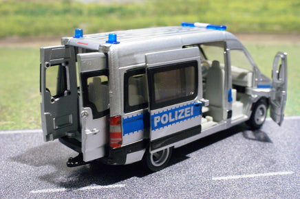 Microbuz de politie Mercedes Sprinter SIKU 2313 1:50