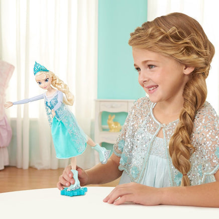 Papusa Elsa patinatoare Regatul de Gheata (Frozen) Disney Mattel