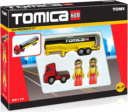 Set camion cisterna si figurine Tomica Tomy